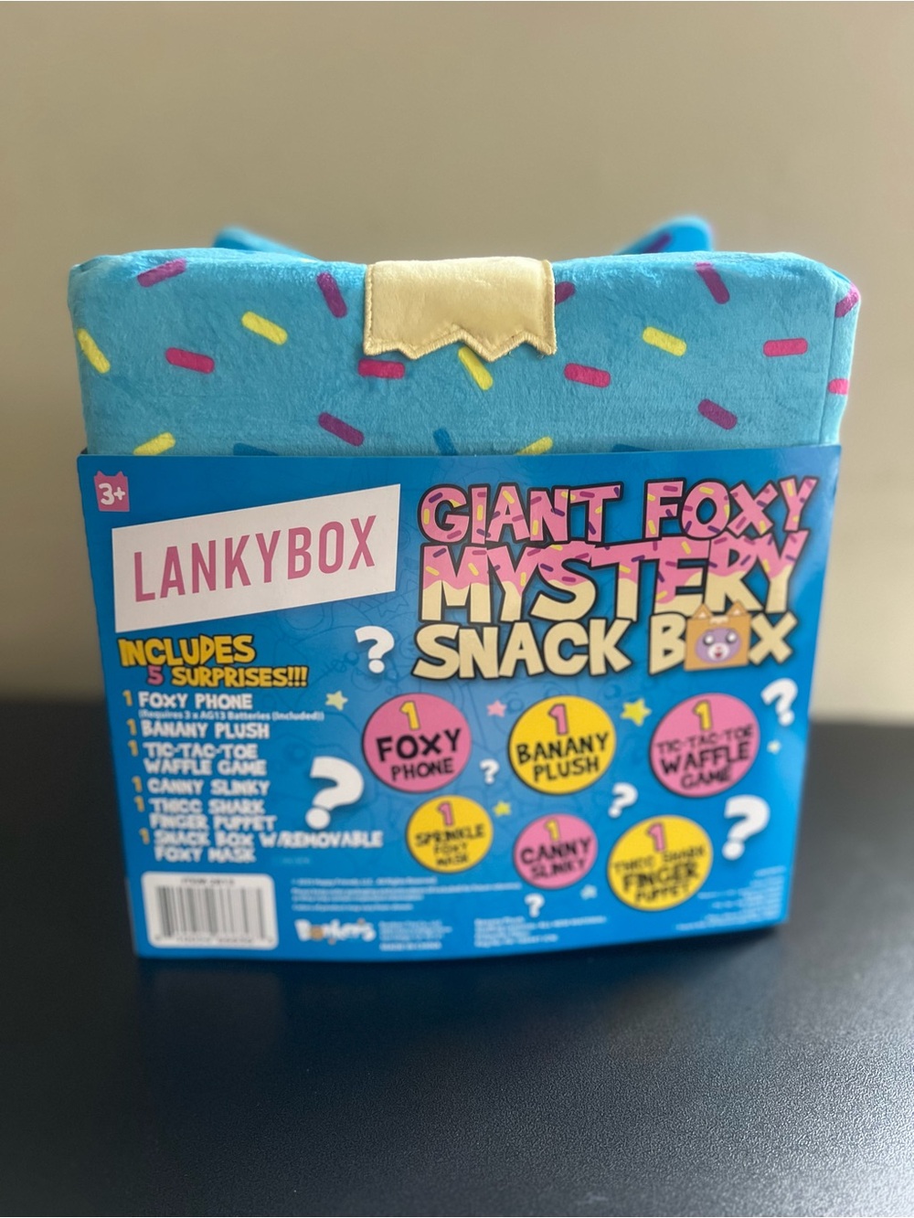 LankyBox Giant Foxy Surprise Snack Box - Picture 2 of 3